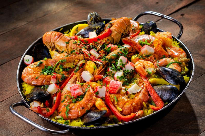 Arroz con mariscos, con langostinos, mejillones y pulpo